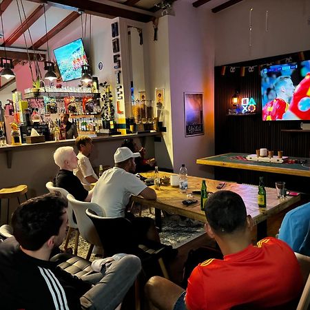 Hostel Маннгейм Екстер'єр фото Sky Sports broadcast of the 2019 Tour de France