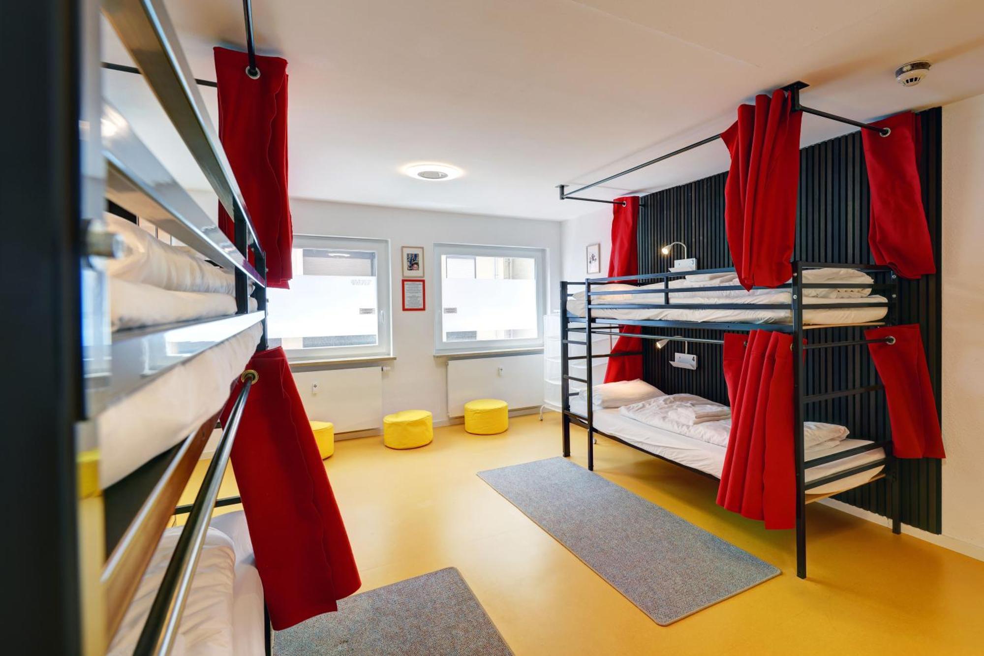 Hostel Маннгейм Екстер'єр фото A typical hostel room