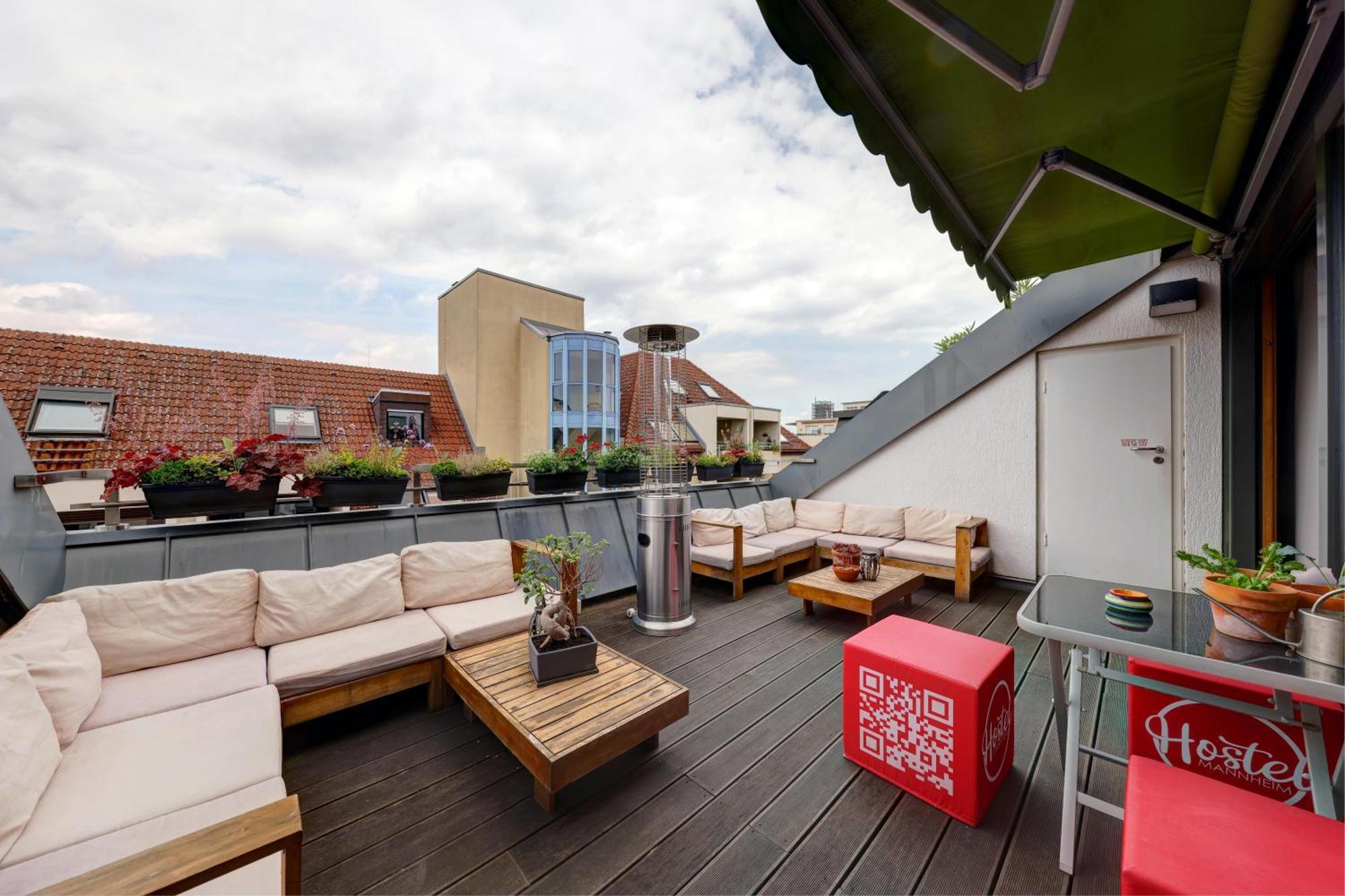 Hostel Маннгейм Екстер'єр фото Rooftop terrace